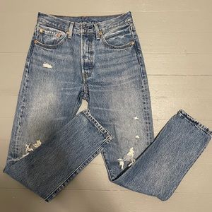LEVIS 501 Distressed Jeans